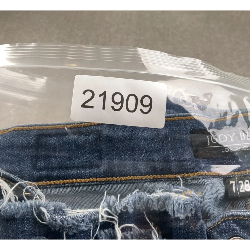 Judy Blue LA Jeans Women 7/28 Blue JB82202MD Skinny Fit Distressed Raw Hem Denim